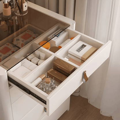 Ivory – Sminkbord med hopfällbar spegel