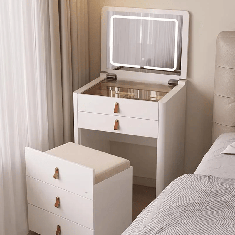 Ivory – Sminkbord med hopfällbar spegel